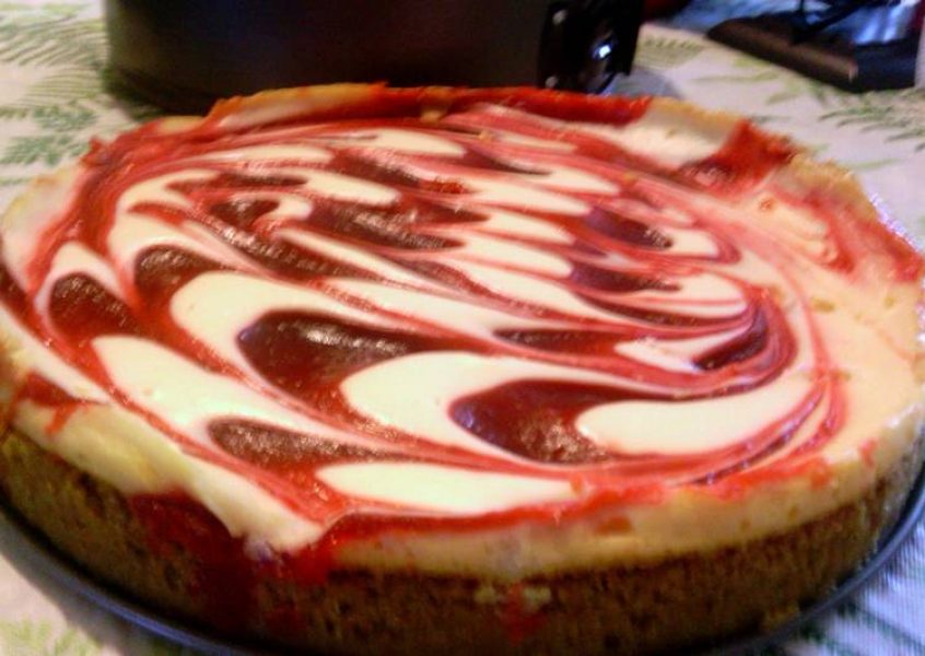 creamy-strawberry-swirl-cheesecake-recipe-main-photo