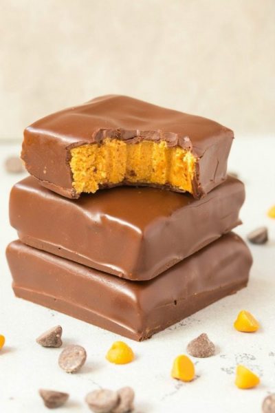 4-ingredient-peanut-butter-cup-protein-bars-4