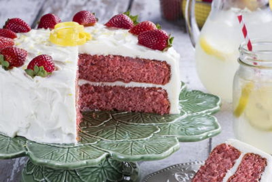 Strawberry-Lemonade-Cake_ArticleImage-CategoryPage_ID-2481888