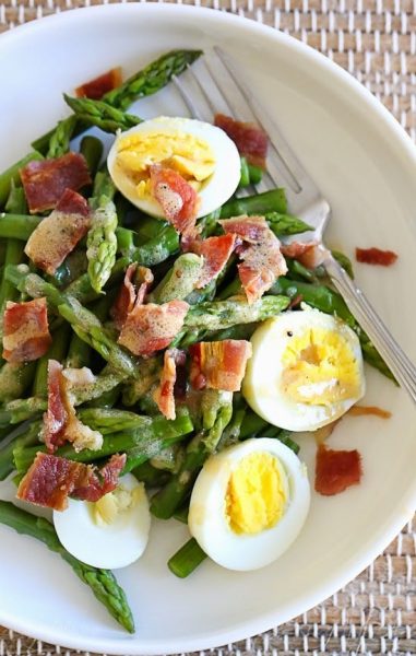 asparagus-egg-and-bacon-salad-550x865
