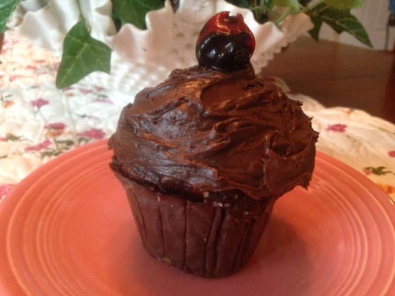chocolate-cherry-cupcakes_2_orig